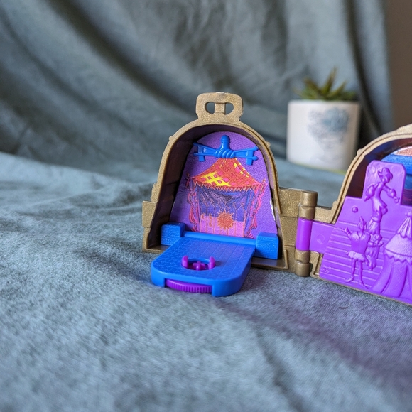 Vintage Polly Pocket Hunchback Of Notre Dame Disney Locket Once Upon A Time Bell - Picture 10 of 12